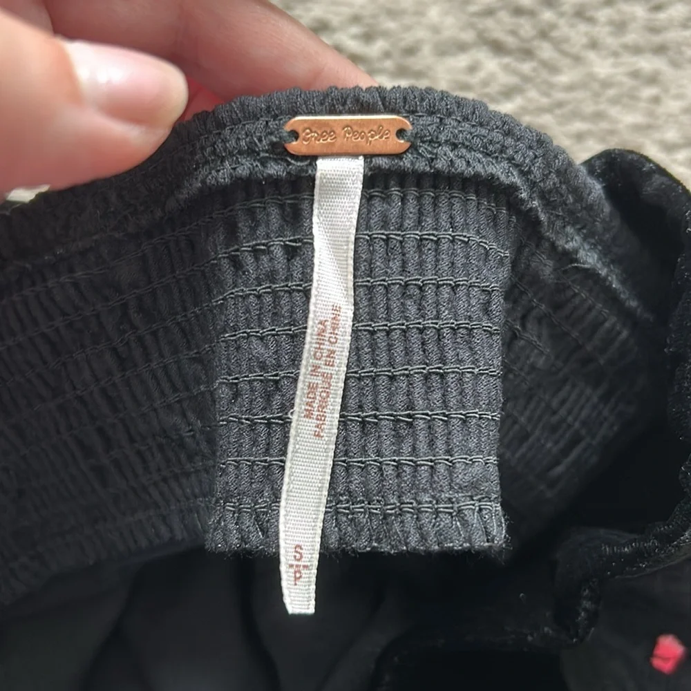 Black corset like top with velvet embroidered straps - Picture 7 of 9